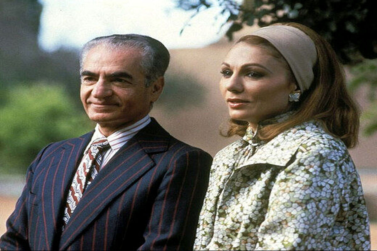 برف بازی شاه پهلوی و فرح دیبا در کاخ نیاوران/ عکس