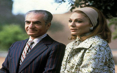 برف بازی شاه پهلوی و فرح دیبا در کاخ نیاوران/ عکس