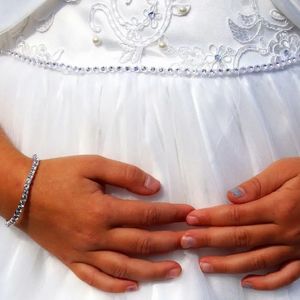 بارداری یک دختر ۱۳ساله در مشهد جنجال به‌پا کرد!/ ویدئو