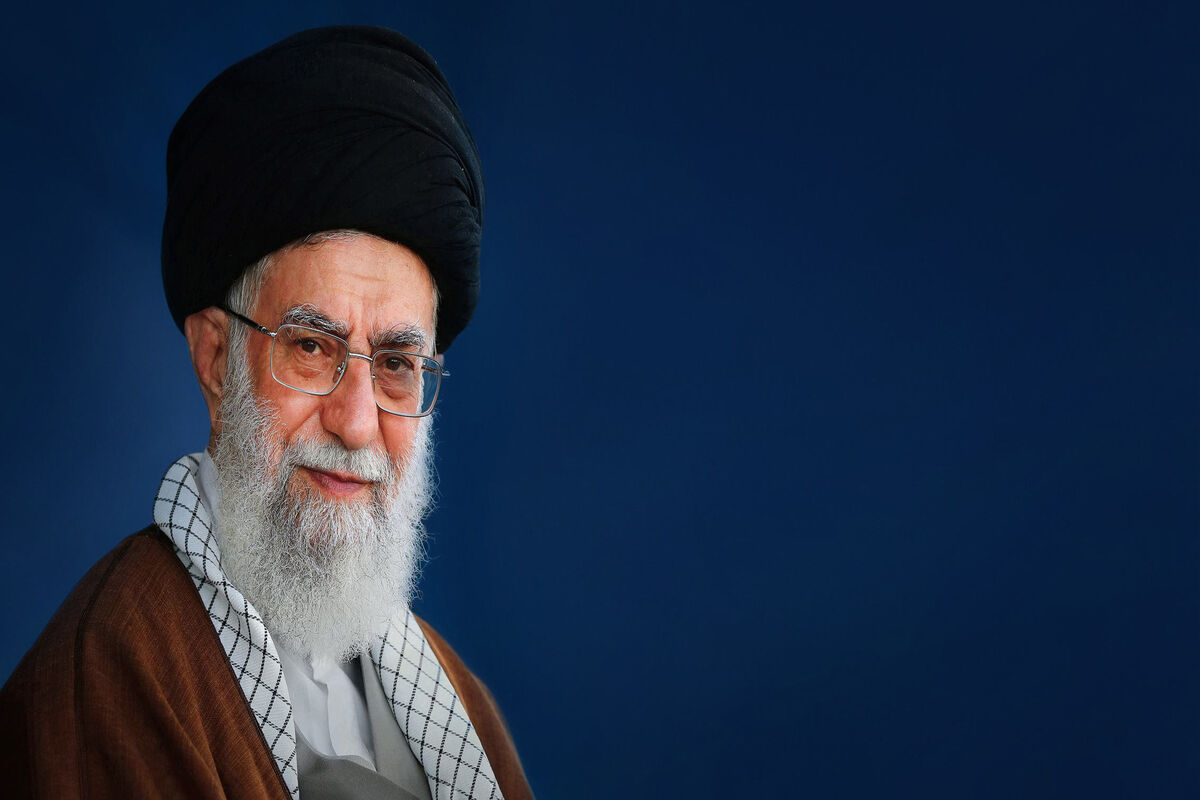 تصمیم رهبر انقلاب درباره جانشین خود اعلام شد

