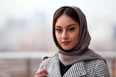 عکس خیره کننده محبوبه بامداد خمار در کلبه ی جنگلی اش