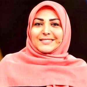 انگلیسی صحبت کردن المیرا شریفی مقدم در آنتن زنده