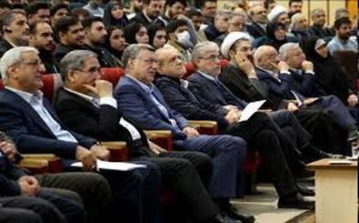 ژست خاص پزشکیان در مراسم روز دانشجو/ عکس