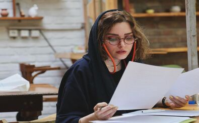 تصاویری تازه از بهنوش طباطبایی در تمرین تئاتر
