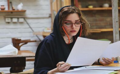 تصاویری تازه از بهنوش طباطبایی در تمرین تئاتر
