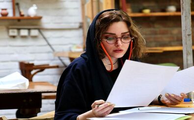 تصاویری تازه از بهنوش طباطبایی در تمرین تئاتر
