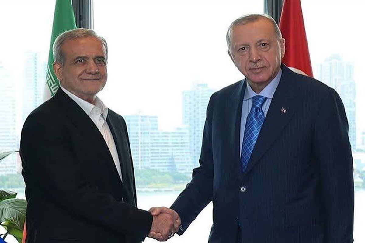 حالت دست دادن پزشکیان و اردوغان سوژه شد/ ویدئو