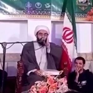 اذان گفتن بامزۀ یک روحانی به زبان چینی/ ویدئو