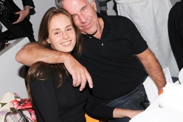 آیا اپستین از زن بلاروسیِ ۳۵ سال خود، پسری پنهانی داشته است؟