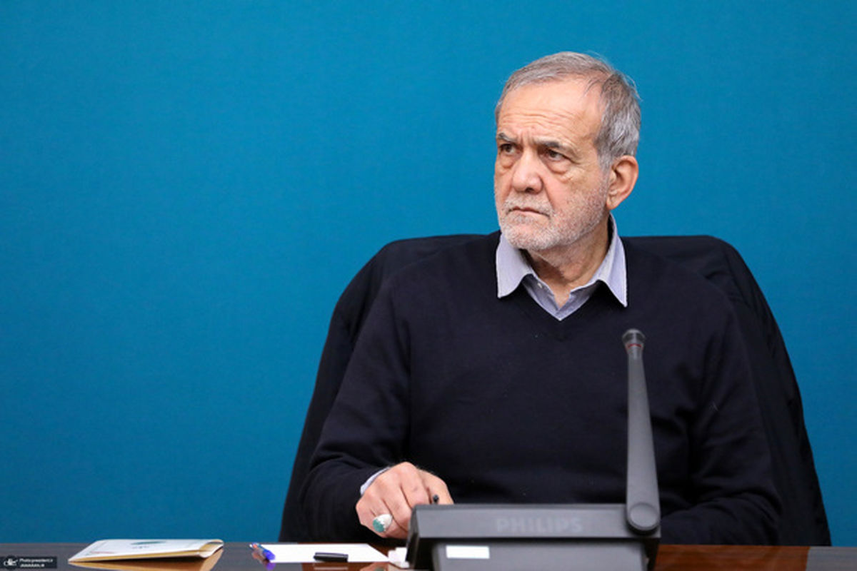 پزشکیان: همین حرف‌ها را می‌زنید که مردم به خیابان می‌ریزند/ ویدئو