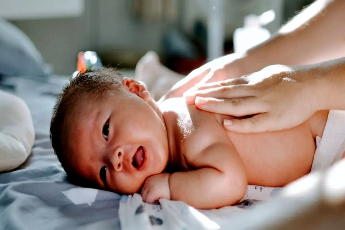 عجیب اما واقعی/ بچه دار شدن خانم بازیگر از پسرش به صورت قانونی