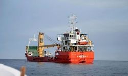 یک کشتی کانتینری هدف نیروهای مسلح ایران قرار گرفت و آسیب زیادی به آن وارد شد