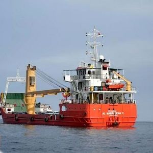 یک کشتی کانتینری هدف نیروهای مسلح ایران قرار گرفت و آسیب زیادی به آن وارد شد