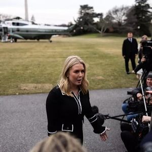 صحبت‌های عجیب سخنگوی کاخ سفید پیش از تیراندازی خبرساز شد