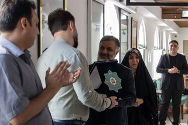 تقدیر از جمال رستم‌زاده در ویژه‌برنامه «ستارگان خبرفوری»