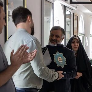 تقدیر از جمال رستم‌زاده در ویژه‌برنامه «ستارگان خبرفوری»