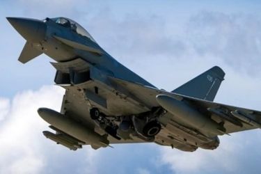 بریتانیا جنگنده‌های تایفون را به خلیج فارس اعزام کرد