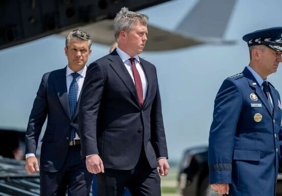 معاون وزیر جنگ آمریکا استعفا کرد