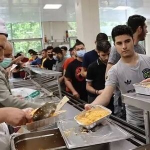فیلم کرم در غذای سلف دانشگاه کاشان واقعی بود/ ویدئو