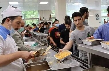 فیلم کرم در غذای سلف دانشگاه کاشان واقعی بود/ ویدئو