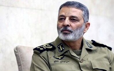 عکس هایی ناب و کمتر دیده شده از امیر سپهبد موسوی/ وقتی امیر فوتبال بازی می کرد..