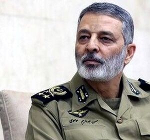 عکس هایی ناب و کمتر دیده شده از امیر سپهبد موسوی/ وقتی امیر فوتبال بازی می کرد..