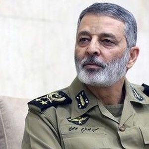 عکس هایی ناب و کمتر دیده شده از امیر سپهبد موسوی/ وقتی امیر فوتبال بازی می کرد..