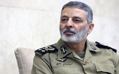 عکس هایی ناب و کمتر دیده شده از امیر سپهبد موسوی/ وقتی امیر فوتبال بازی می کرد..