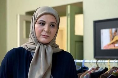  چهره عزادار همای سریال پایتخت در مراسم ختم مادرش/ ویدئو