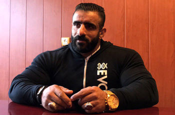 شیوه متفاوت ارادت هادی چوپان به رهبر انقلاب/ ویدئو