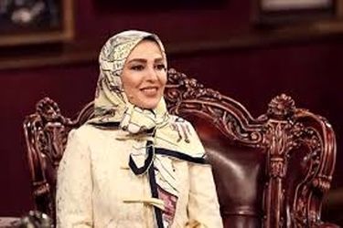 تفاوت پوشش ژیلا صادقی در ایران و آمریکا/ ویدئو