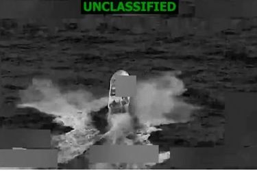 حمله آمریکا به یک قایق 