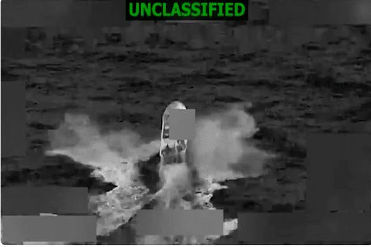 حمله آمریکا به یک قایق 