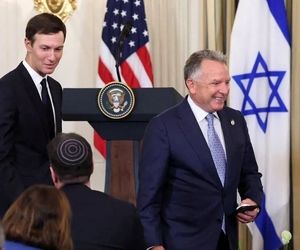 بازدید ویتکاف و کوشنر از ناو آبراهام لینکلن