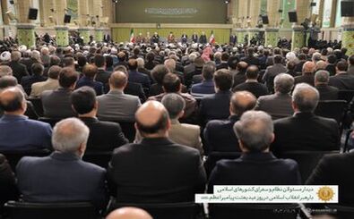 عکسی از سردار قاآنی در دیدار رهبری با پوشش متفاوت
