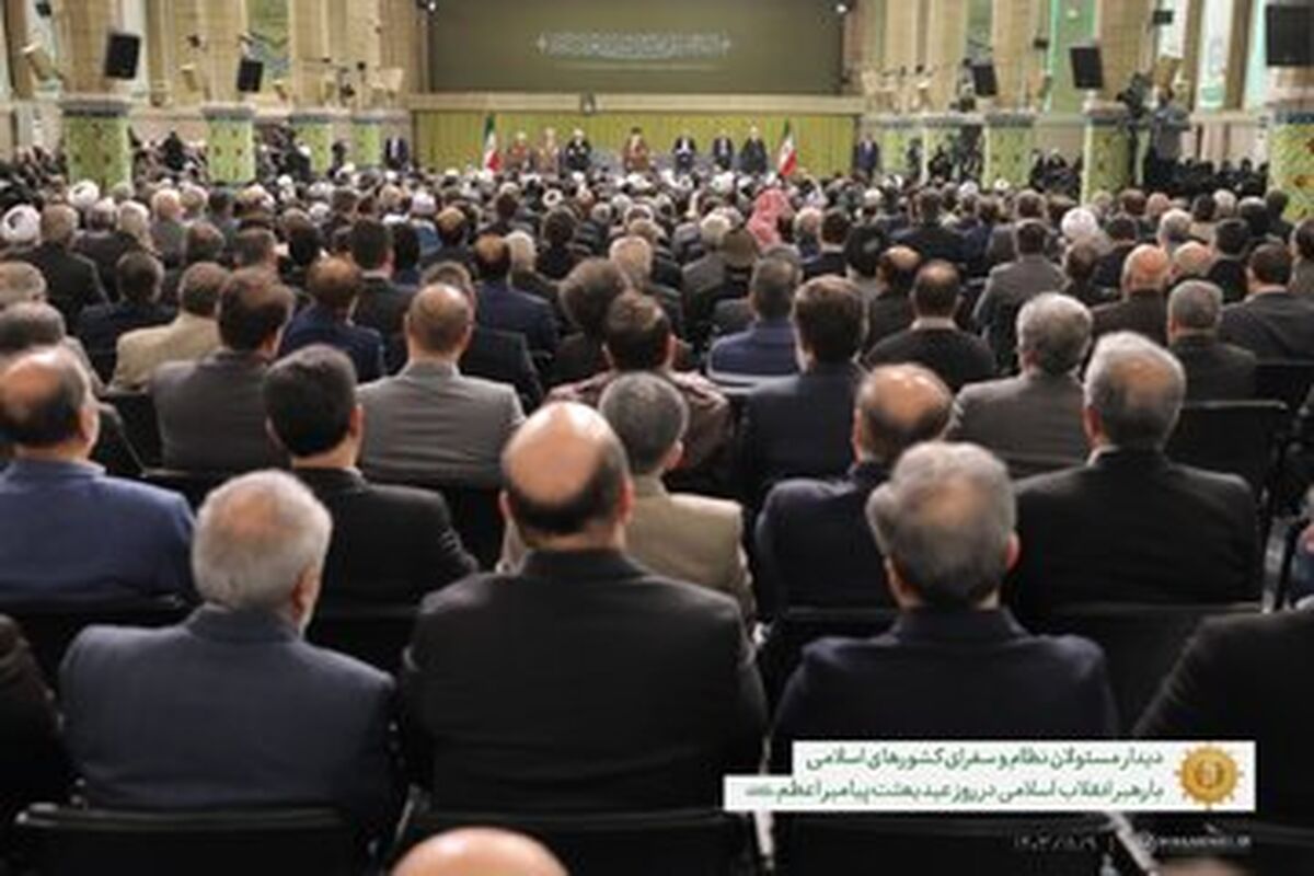 عکسی از سردار قاآنی در دیدار رهبری با پوشش متفاوت
