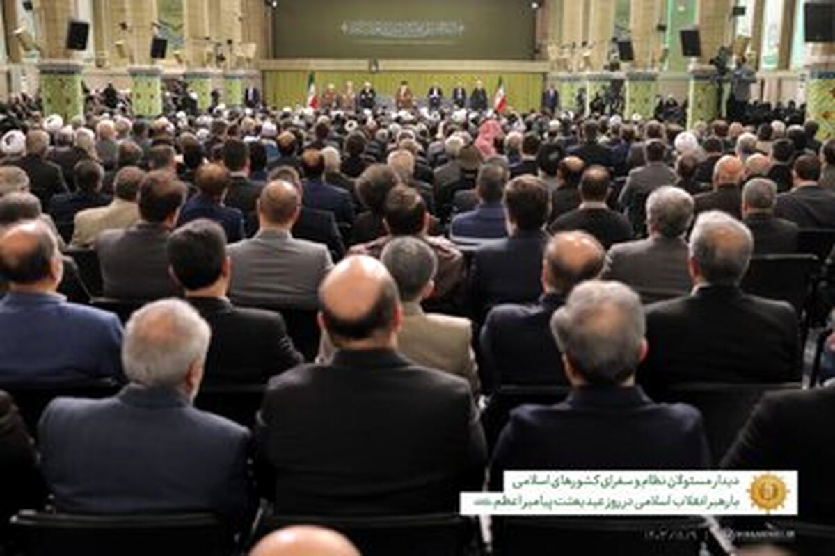 عکسی از سردار قاآنی در دیدار رهبری با پوشش متفاوت
