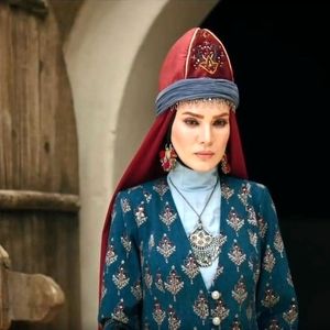 چهره «متین ستوده» در پشت‌صحنه سریال «مهیار عیار»/ عکس