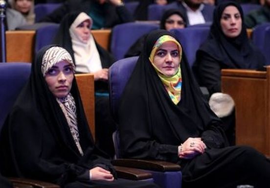 دخترانِ سیاستمداران؛ از حاشیه سازی دختر یک کاندیدا تا دختری در نقش بانوی اول

