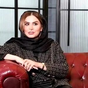 استوری متفاوت مجری زن صداسیما در یک استخر/ عکس