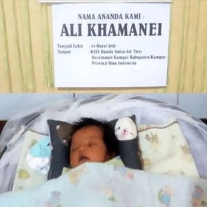 علی خامنه‌ای در اندونزی متولد شد