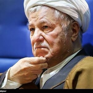 تصویر خانوادگی آیت‌الله رفسنجانی در یک مهمانی