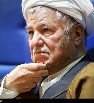 تصویر خانوادگی آیت‌الله رفسنجانی در یک مهمانی