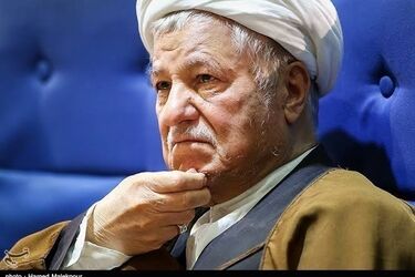 تصویر خانوادگی آیت‌الله رفسنجانی در یک مهمانی