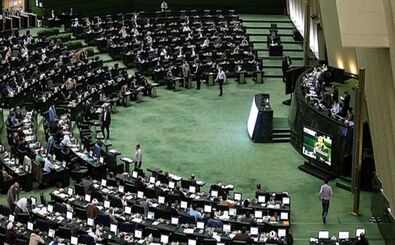 شروع ترسناک مجلس دوازدهم/ از دست به گریبان شدن تا تهدید به قتل/ علت فاجعه پنجشنبه سیاه چه بود؟