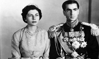 بازدید محمدرضا پهلوی و ثریا از یک دبستان؛ دهه 30

