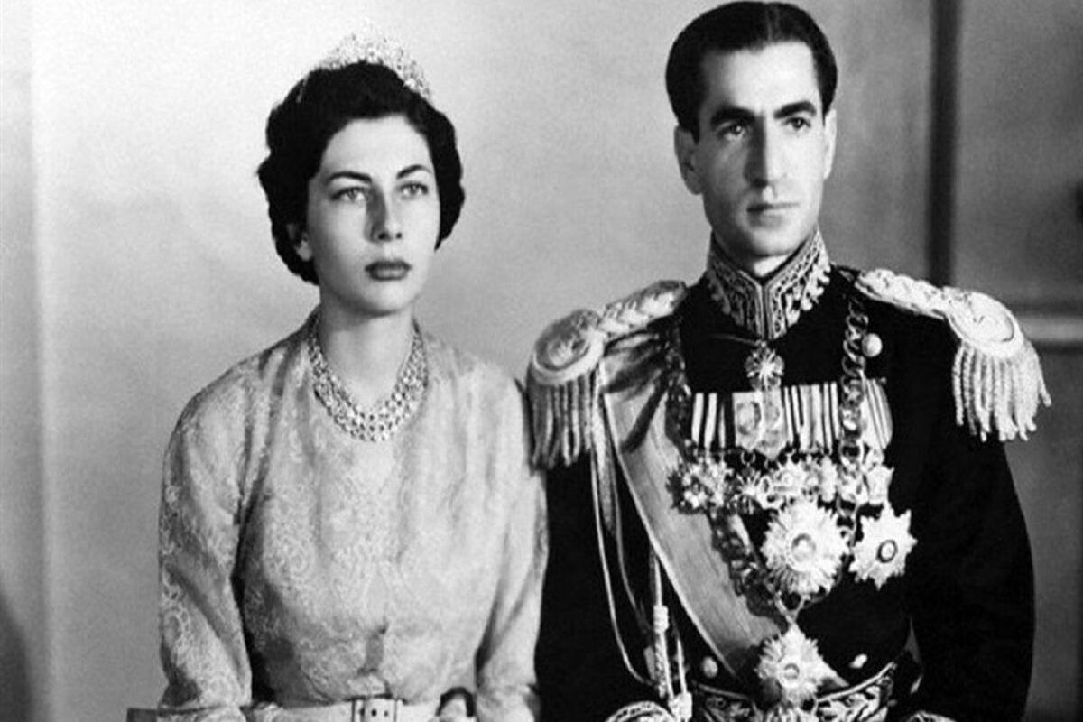 بازدید محمدرضا پهلوی و ثریا از یک دبستان؛ دهه 30
