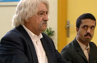 نماز خواندن بازیگر سریال ستایش روی دیوار چین/ ویدئو