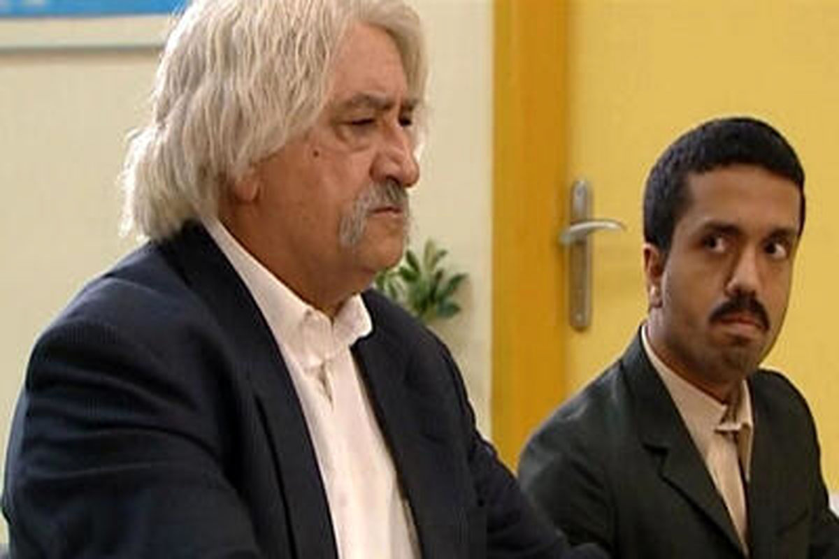 نماز خواندن بازیگر سریال ستایش روی دیوار چین/ ویدئو