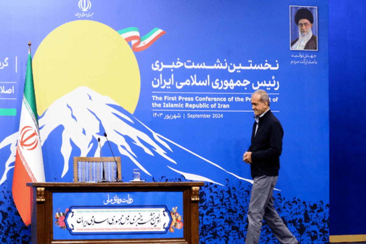 نشست خبری رئیس‌جمهور به تعویق افتاد!